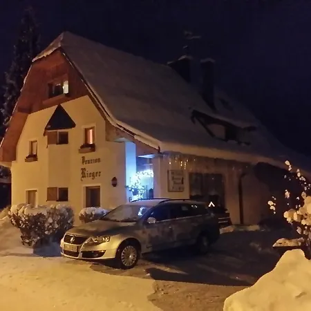里格尔膳食公寓酒店 3* 哈拉霍夫